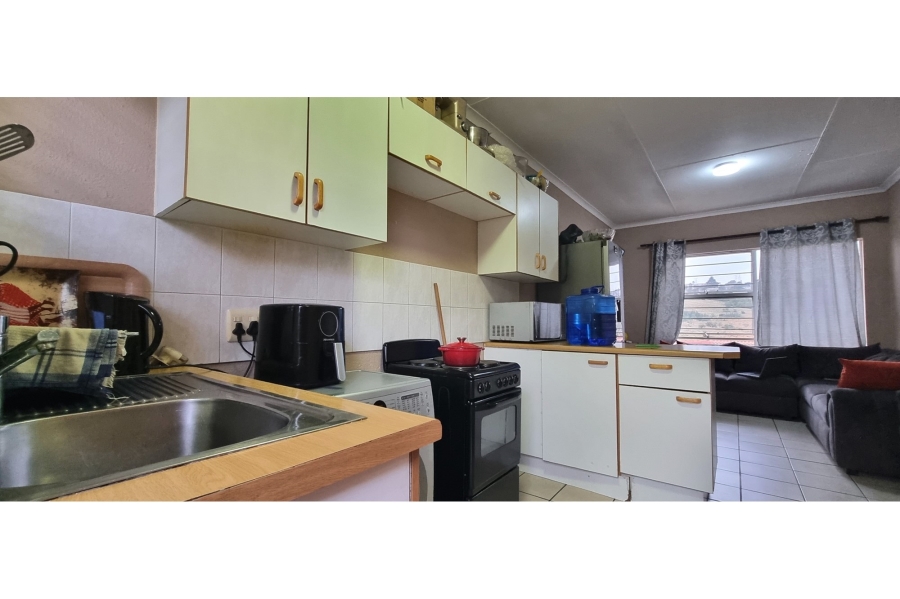 2 Bedroom Property for Sale in Linmeyer Gauteng