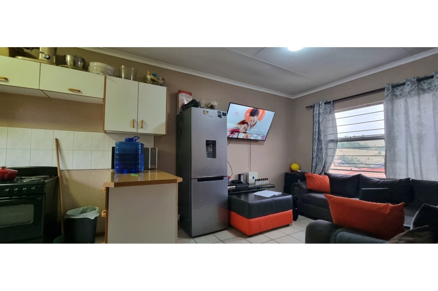 2 Bedroom Property for Sale in Linmeyer Gauteng