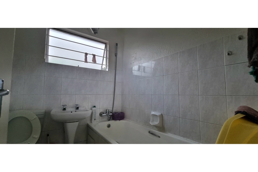 2 Bedroom Property for Sale in Linmeyer Gauteng