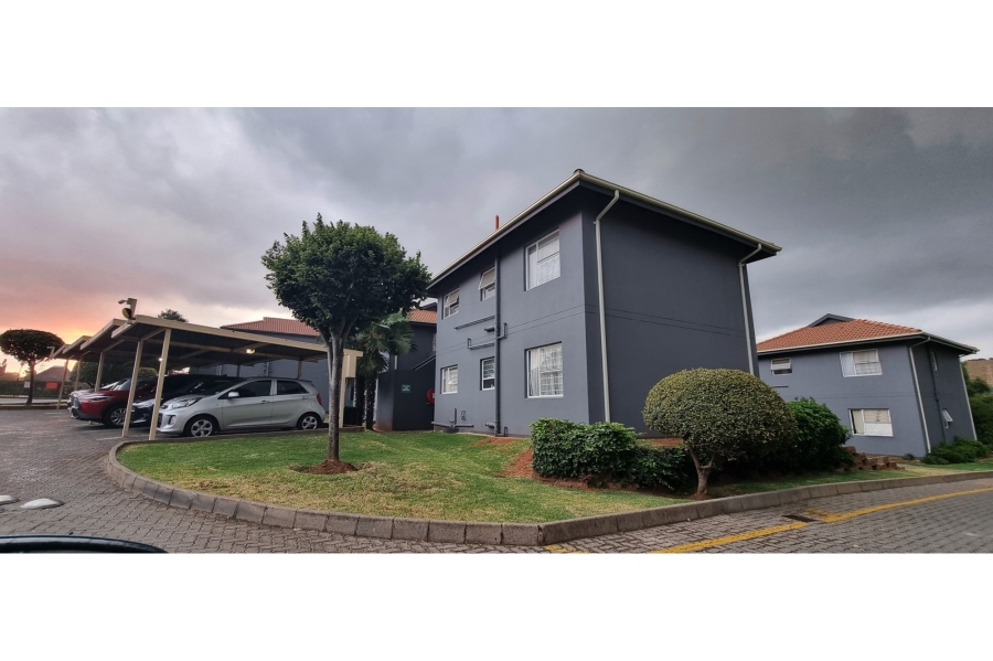 2 Bedroom Property for Sale in Linmeyer Gauteng