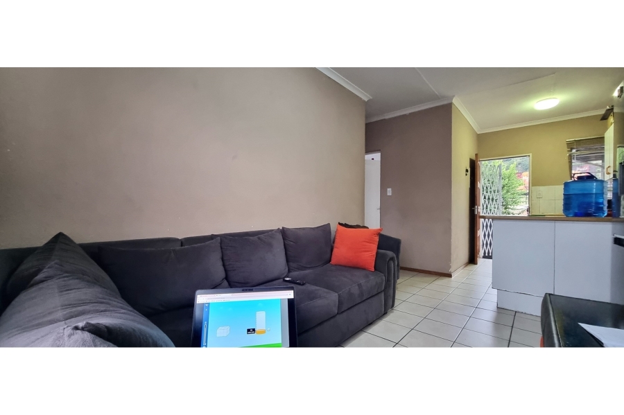 2 Bedroom Property for Sale in Linmeyer Gauteng