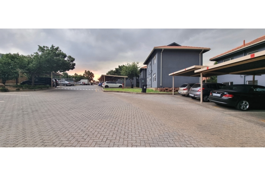 2 Bedroom Property for Sale in Linmeyer Gauteng