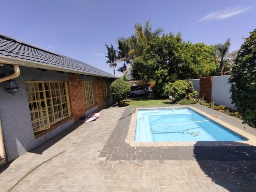 3 Bedroom Property for Sale in Garsfontein Gauteng