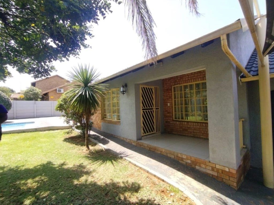 3 Bedroom Property for Sale in Garsfontein Gauteng