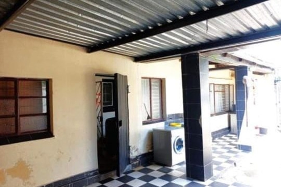 10 Bedroom Property for Sale in Brixton Gauteng