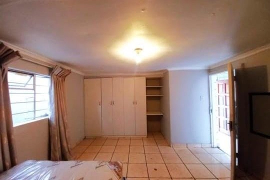 10 Bedroom Property for Sale in Brixton Gauteng