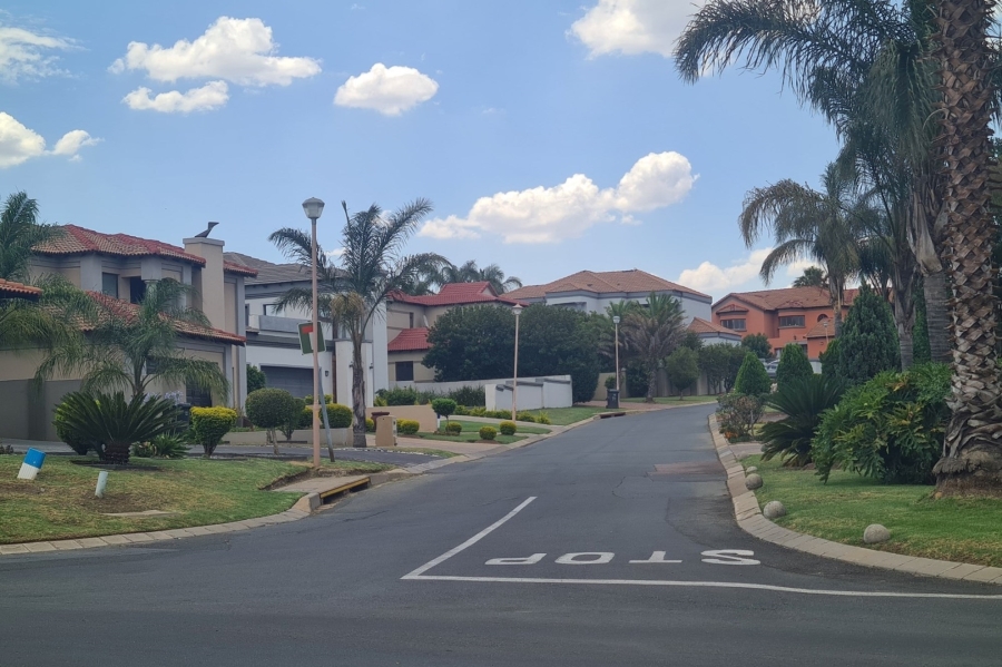 5 Bedroom Property for Sale in Savannah Hills Estate Gauteng