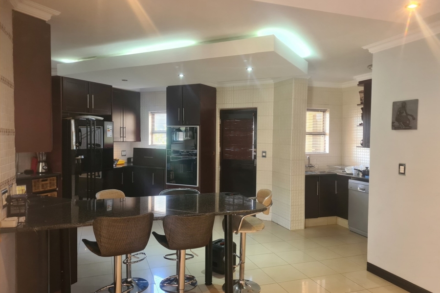 5 Bedroom Property for Sale in Savannah Hills Estate Gauteng