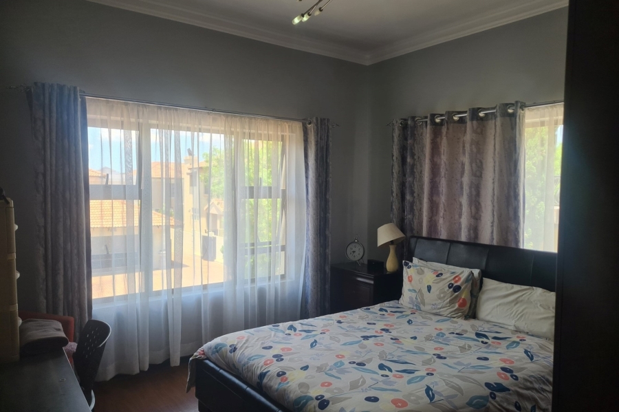 5 Bedroom Property for Sale in Savannah Hills Estate Gauteng