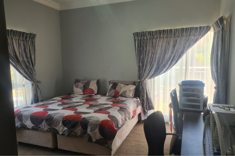 5 Bedroom Property for Sale in Savannah Hills Estate Gauteng