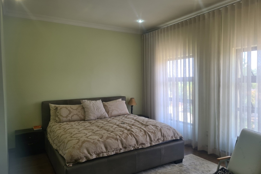 5 Bedroom Property for Sale in Savannah Hills Estate Gauteng