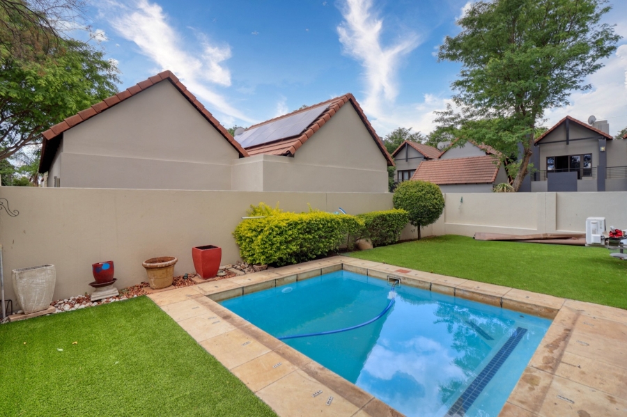 To Let 3 Bedroom Property for Rent in Fourways Gauteng