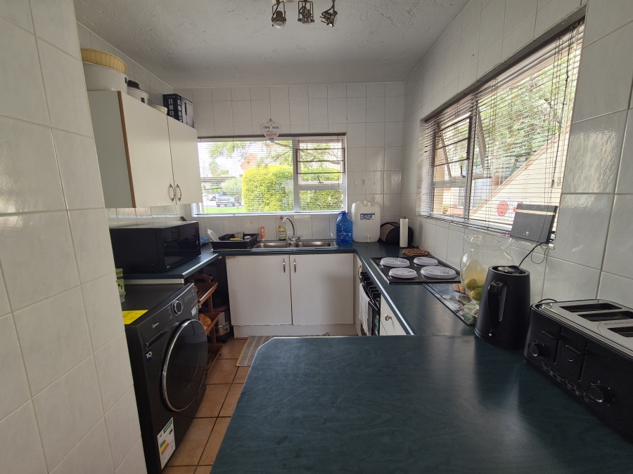 1 Bedroom Property for Sale in Bedfordview Gauteng