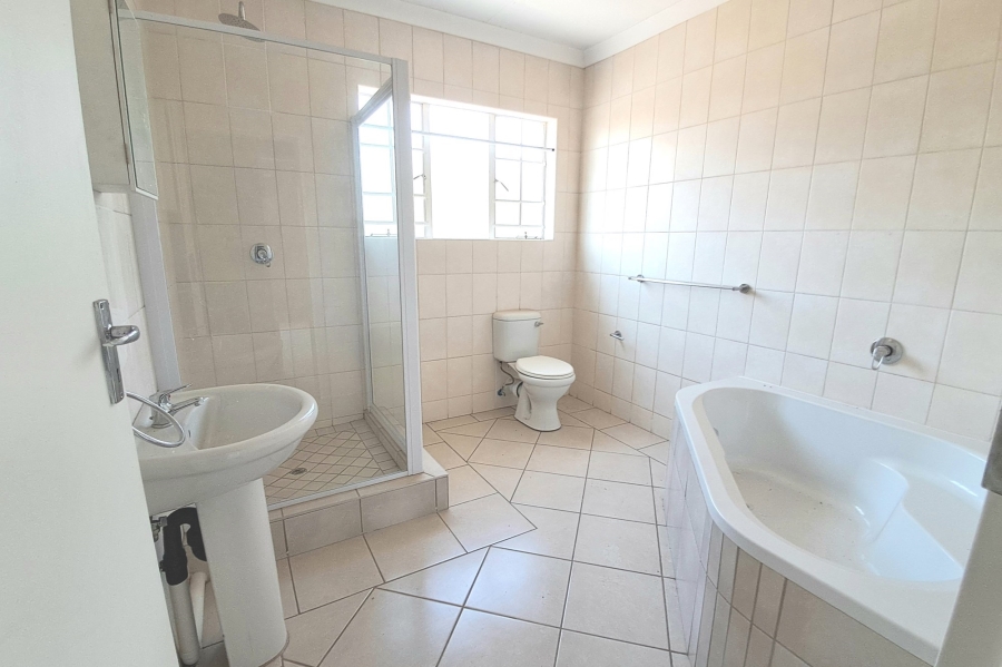 3 Bedroom Property for Sale in Pretoria Gardens Gauteng