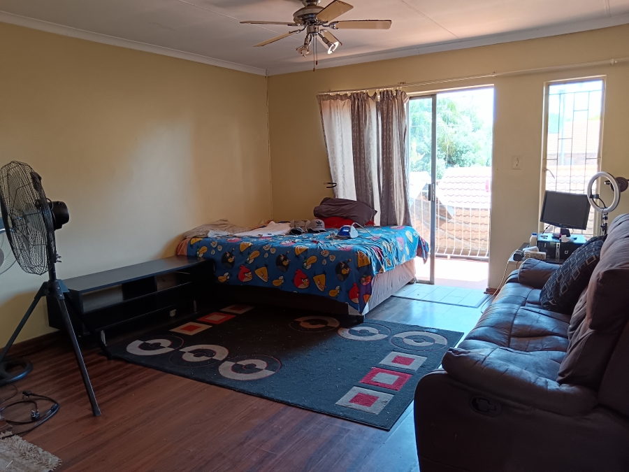 To Let 2 Bedroom Property for Rent in Doornpoort Gauteng