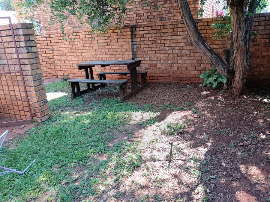 To Let 2 Bedroom Property for Rent in Doornpoort Gauteng