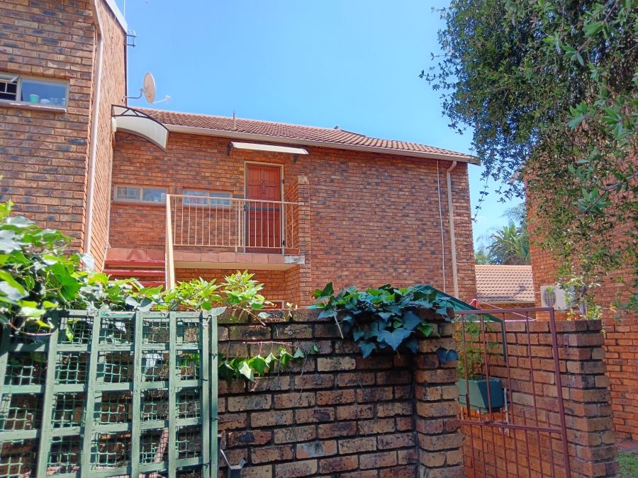 To Let 2 Bedroom Property for Rent in Doornpoort Gauteng