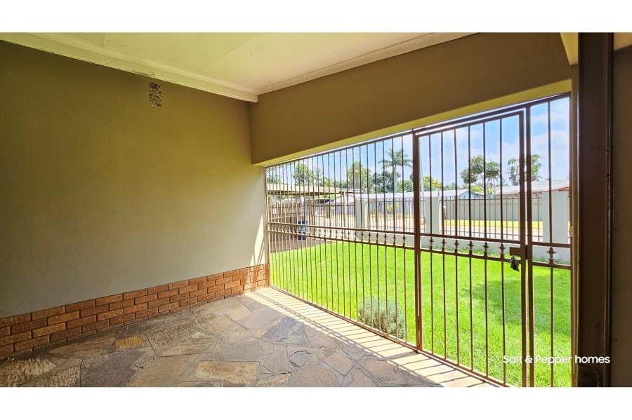 To Let 4 Bedroom Property for Rent in Sinoville Gauteng