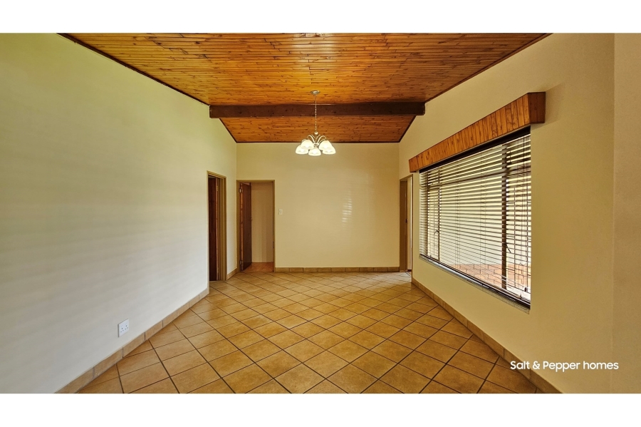 To Let 4 Bedroom Property for Rent in Sinoville Gauteng