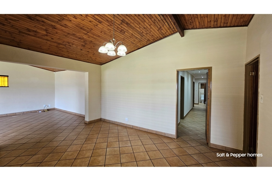 To Let 4 Bedroom Property for Rent in Sinoville Gauteng