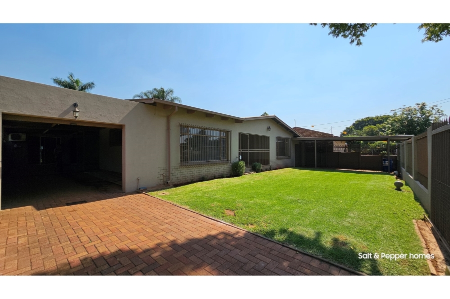 To Let 4 Bedroom Property for Rent in Sinoville Gauteng