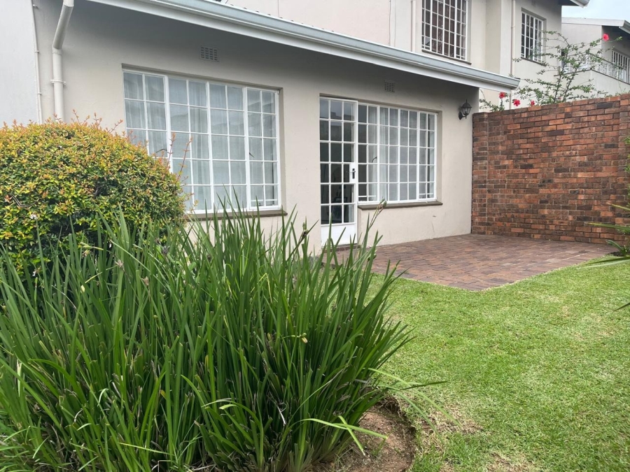 To Let 1 Bedroom Property for Rent in Sandown Gauteng