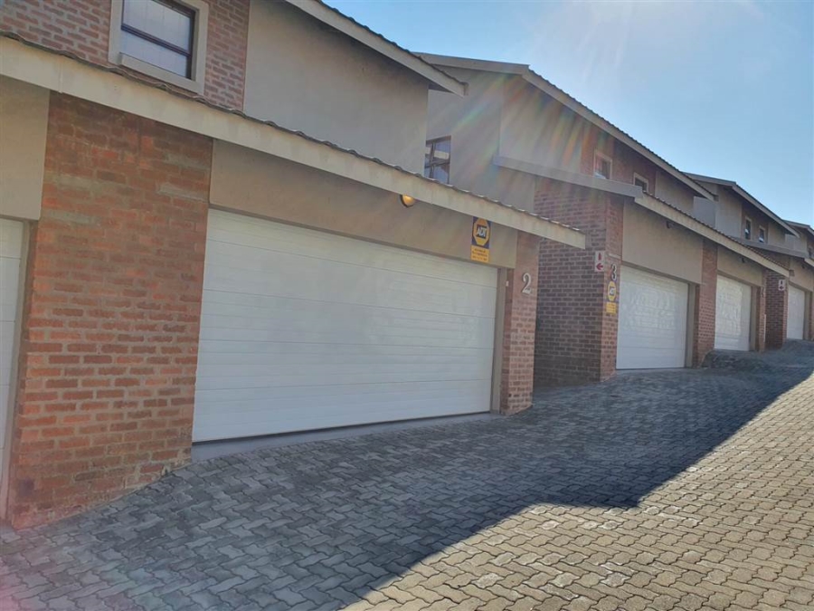 To Let 3 Bedroom Property for Rent in Ferndale Gauteng