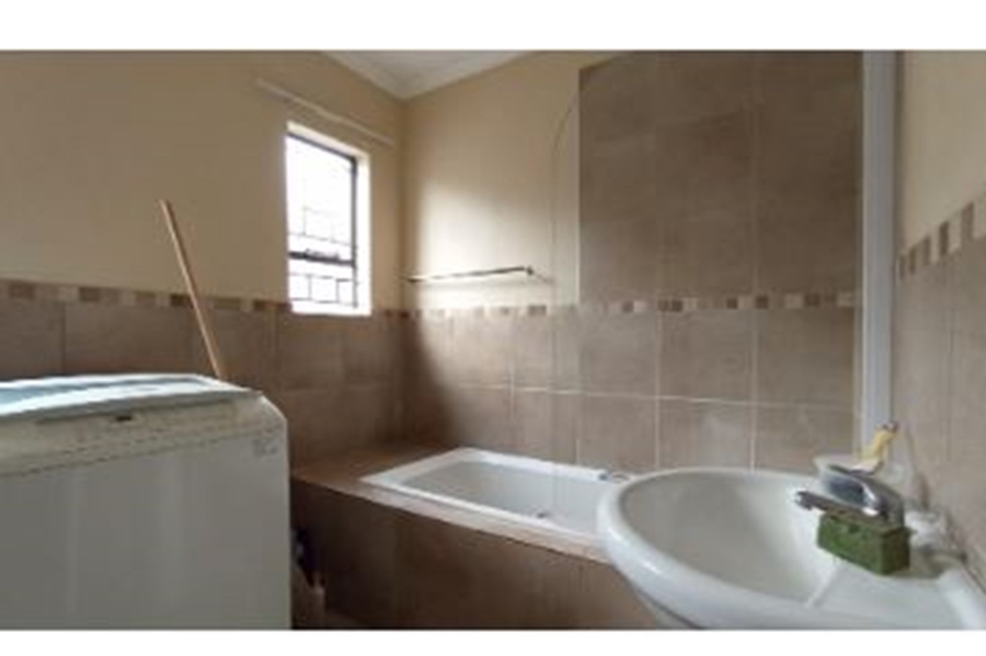 3 Bedroom Property for Sale in Kosmosdal Gauteng