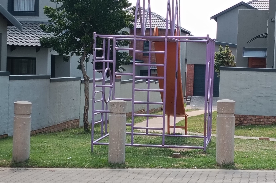 3 Bedroom Property for Sale in Kosmosdal Gauteng