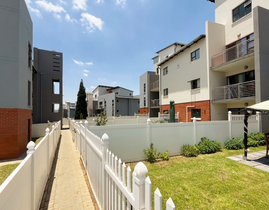 To Let 2 Bedroom Property for Rent in Barbeque Downs Gauteng