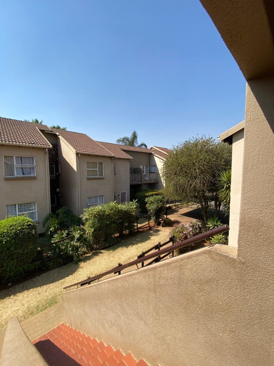 2 Bedroom Property for Sale in Bonaero Park Gauteng