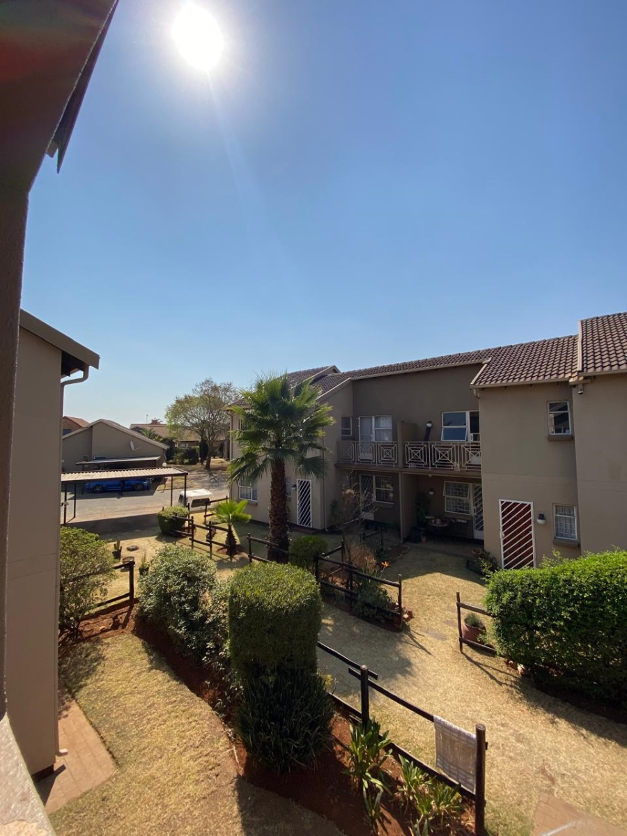 2 Bedroom Property for Sale in Bonaero Park Gauteng