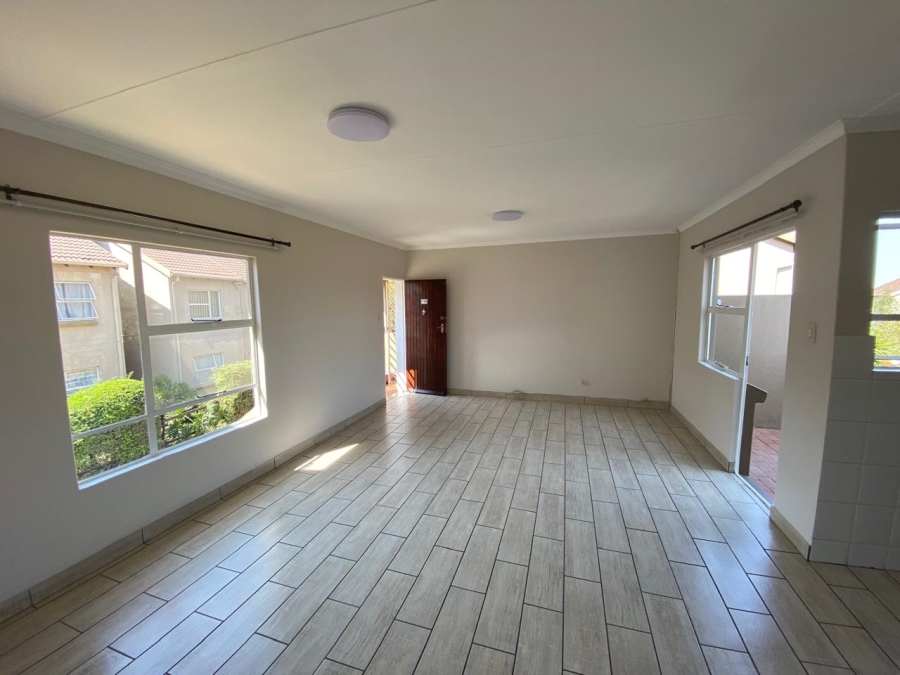 2 Bedroom Property for Sale in Bonaero Park Gauteng