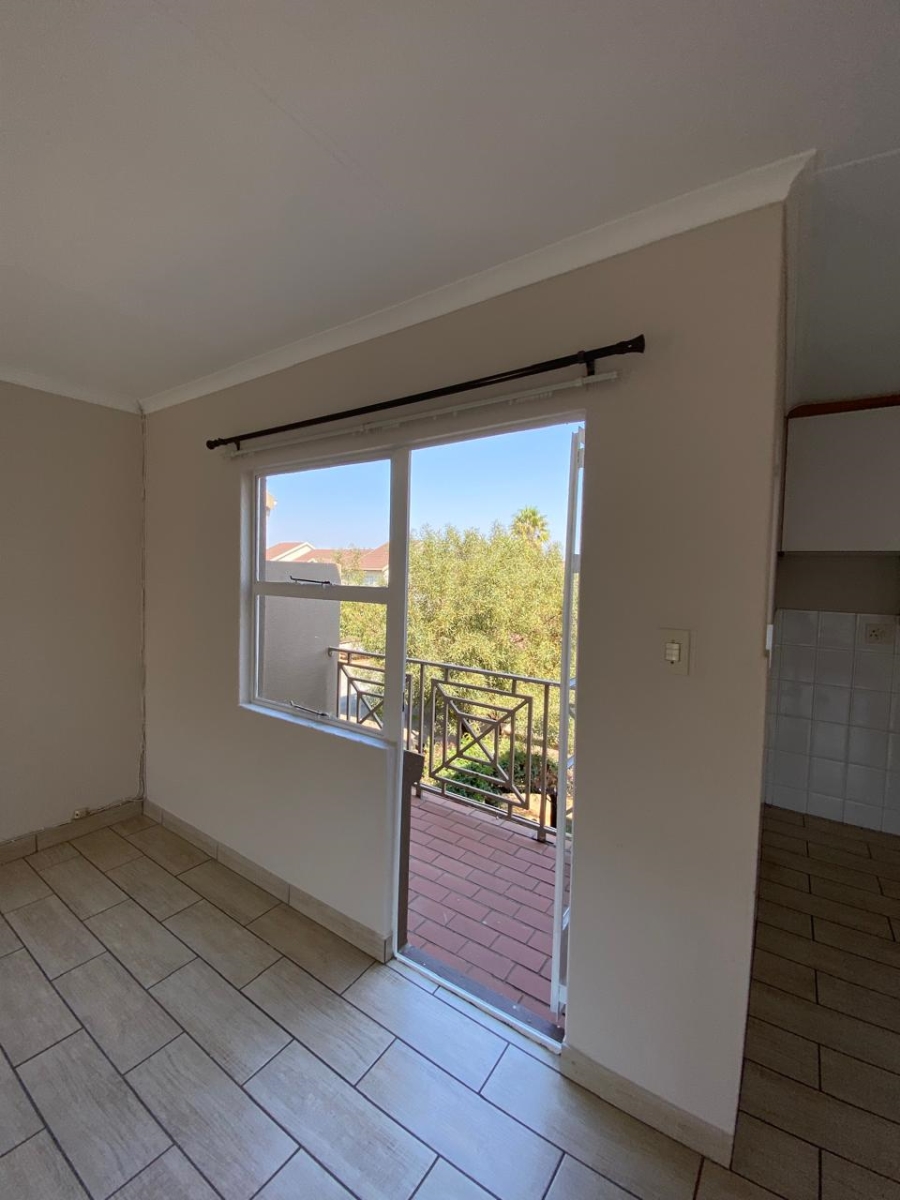 2 Bedroom Property for Sale in Bonaero Park Gauteng