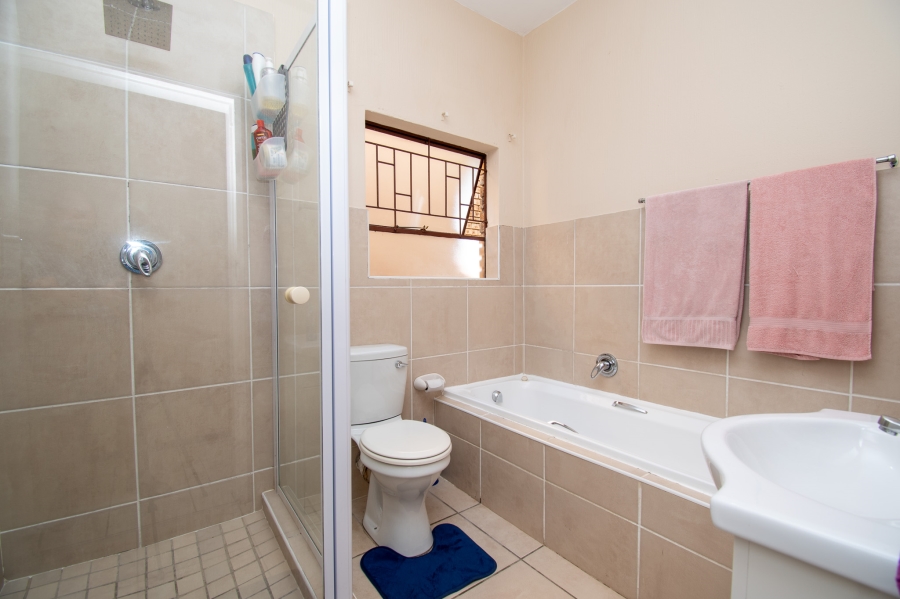 2 Bedroom Property for Sale in Weltevreden Park Gauteng