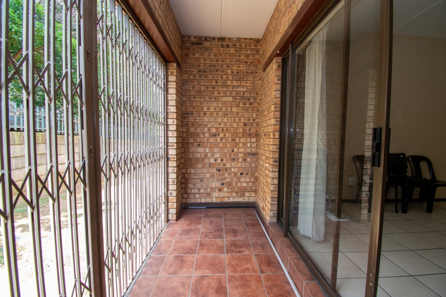 2 Bedroom Property for Sale in Weltevreden Park Gauteng