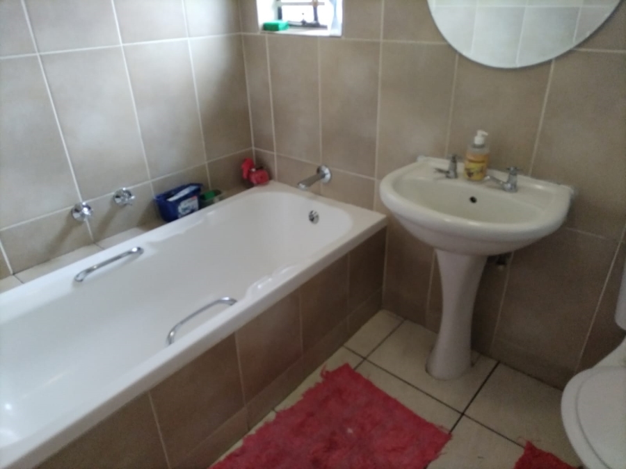 4 Bedroom Property for Sale in Ormonde Gauteng