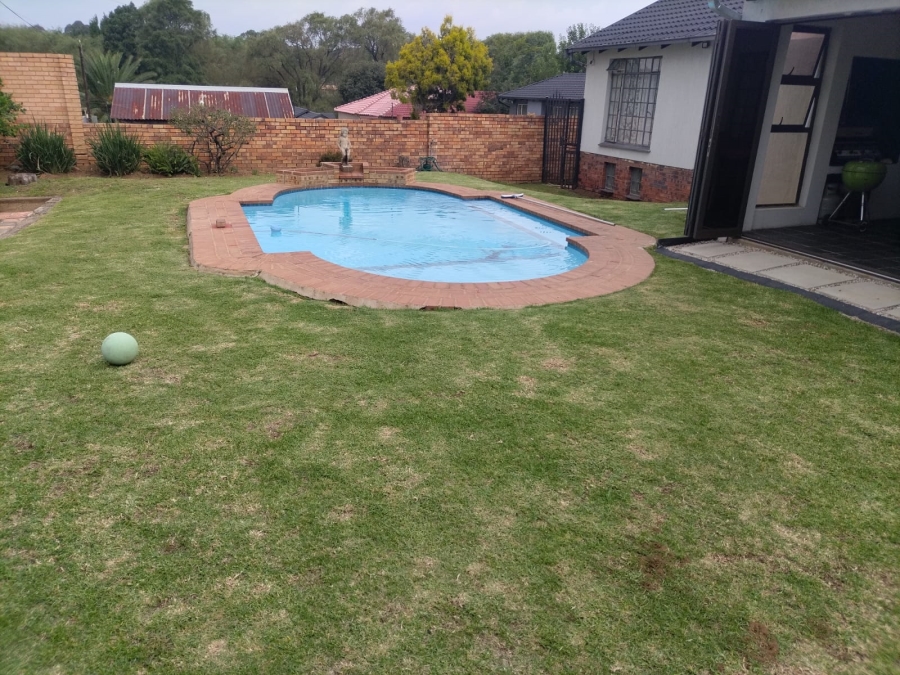 4 Bedroom Property for Sale in Ormonde Gauteng