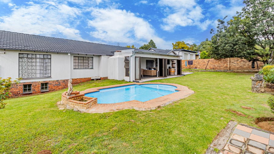 4 Bedroom Property for Sale in Ormonde Gauteng