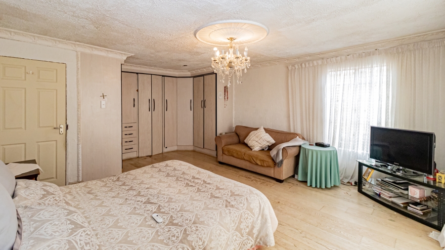 4 Bedroom Property for Sale in Ormonde Gauteng