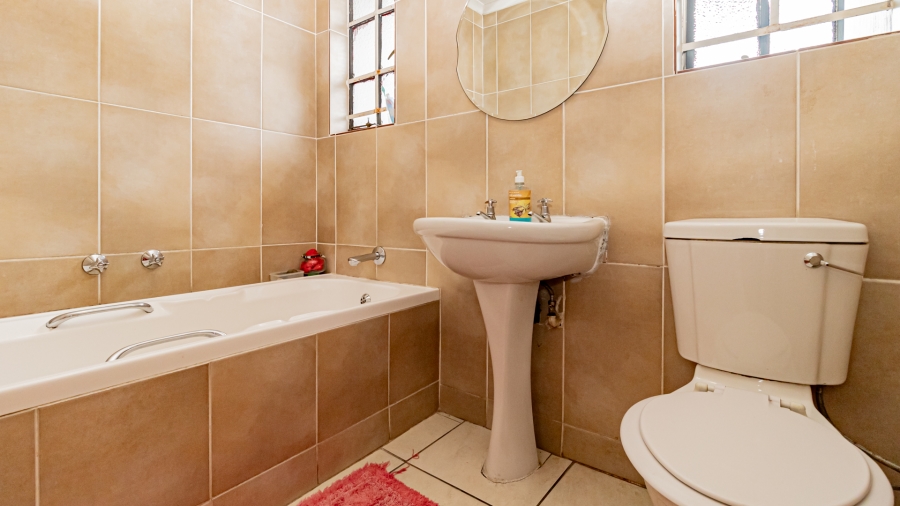 4 Bedroom Property for Sale in Ormonde Gauteng