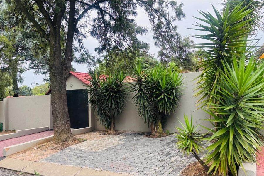 To Let 1 Bedroom Property for Rent in Sandown Estate Gauteng