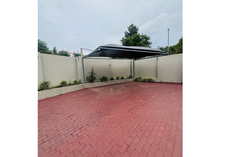 To Let 1 Bedroom Property for Rent in Sandown Estate Gauteng