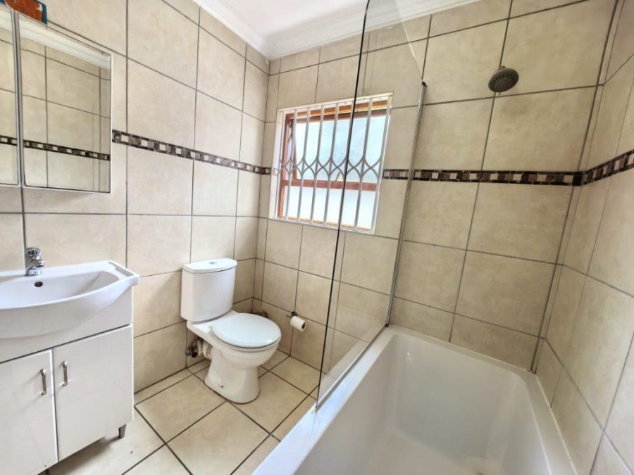 To Let 3 Bedroom Property for Rent in Lonehill Gauteng