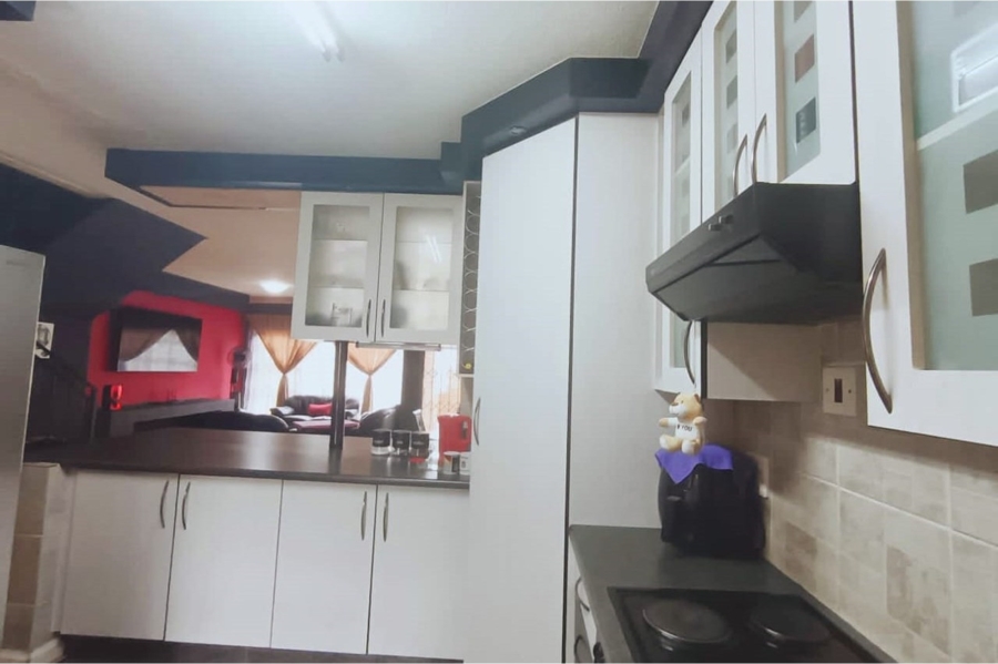 3 Bedroom Property for Sale in Flora Gardens Gauteng