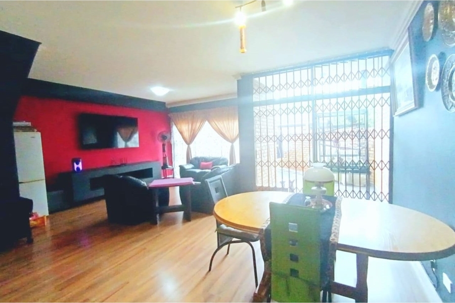 3 Bedroom Property for Sale in Flora Gardens Gauteng