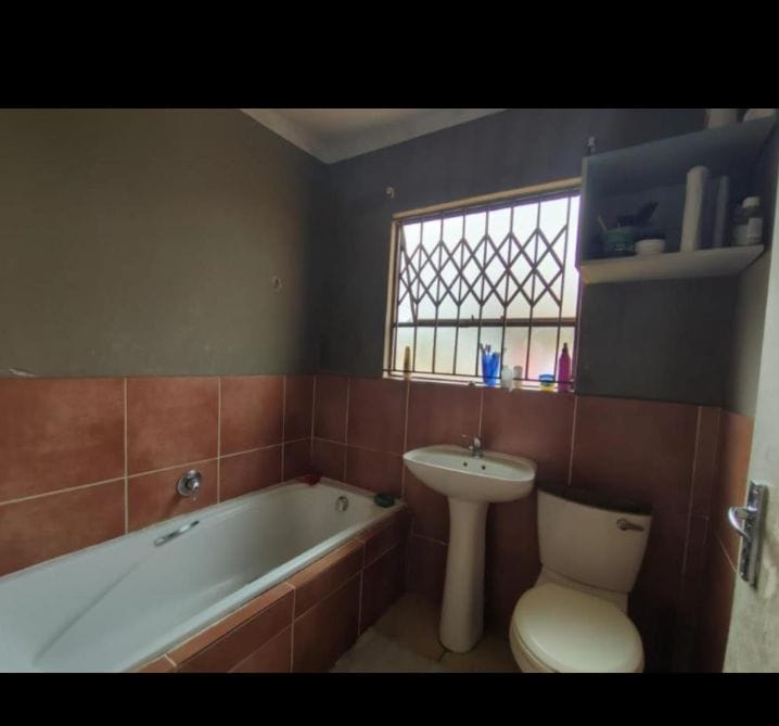 2 Bedroom Property for Sale in Dawn Park Gauteng