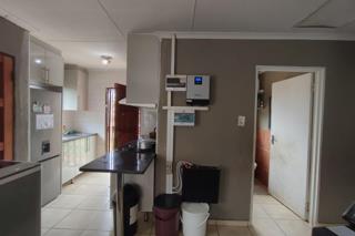 2 Bedroom Property for Sale in Dawn Park Gauteng