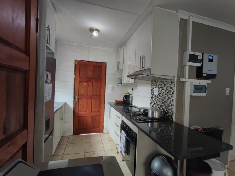 2 Bedroom Property for Sale in Dawn Park Gauteng