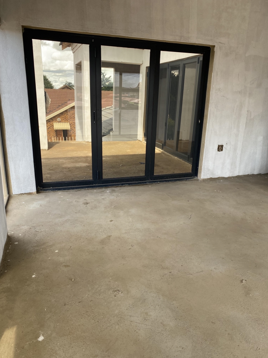 4 Bedroom Property for Sale in Karenpark Gauteng